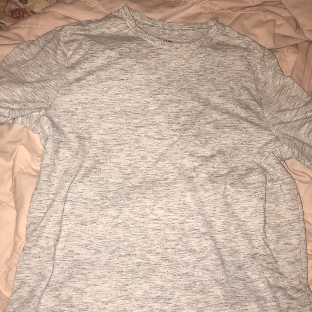 H&M gray T-shirt